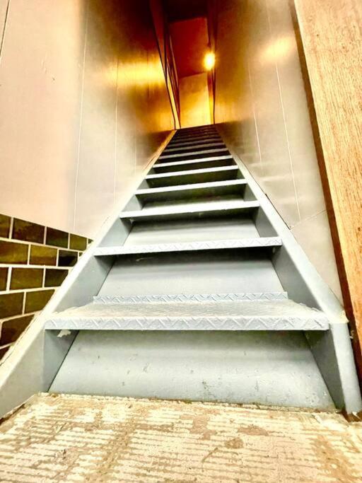 三丁庵 貸別荘 海まで徒歩10分 観光地ペリーロードまで徒歩2分の最高なロケーション 下田を遊び尽くせる貸別荘 無料駐車場もあります2Min Walk To The Perry Road 10Min Walk To The Beach Old Japanese Modern Style House 外观 照片